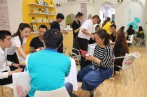 拉著消費(fèi)者一起“談戀愛(ài)”
